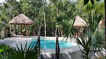 Hotel Pura Vida Cancun Guesthouse.